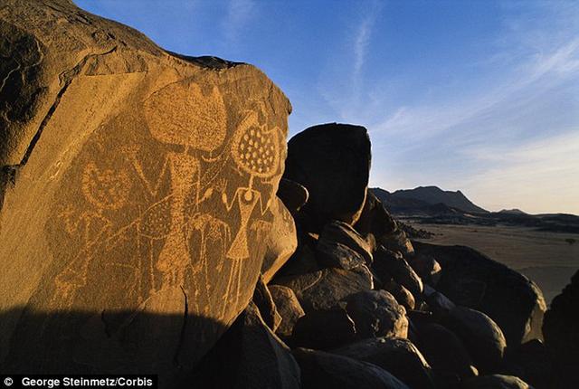 外星人曾造访地球?史前壁画至今难解