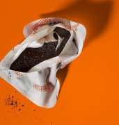 暖宝宝发热靠什么？